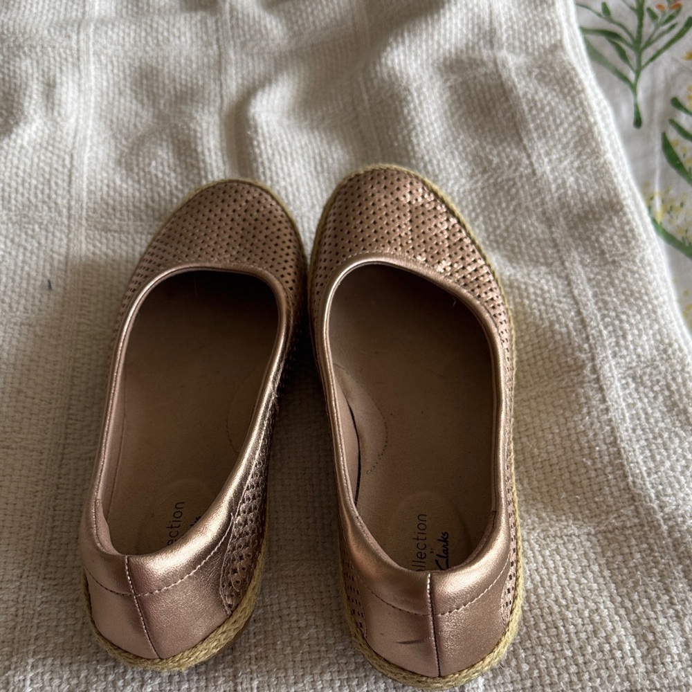 Clarks Women's Rose Gold Flats